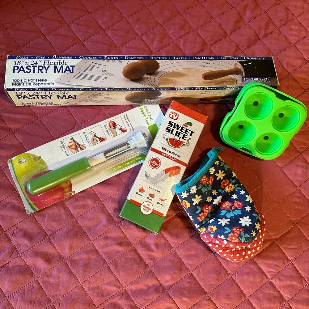 KITCHEN BUNDLE OF 5 items, NEW
